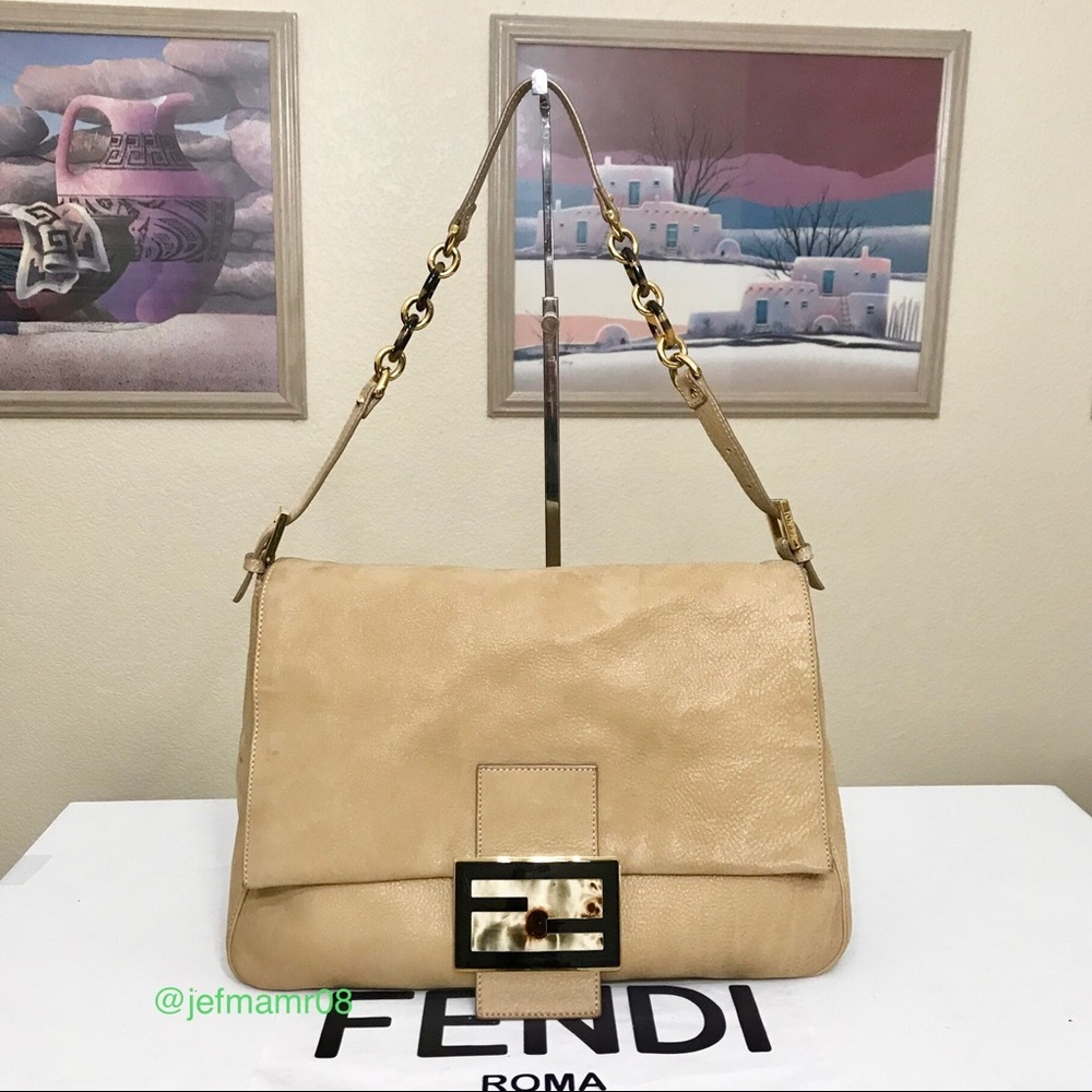 โโ๐บFENDI Soft Leather Shoulder Bag ๐ผ - Picture 2 of 16
